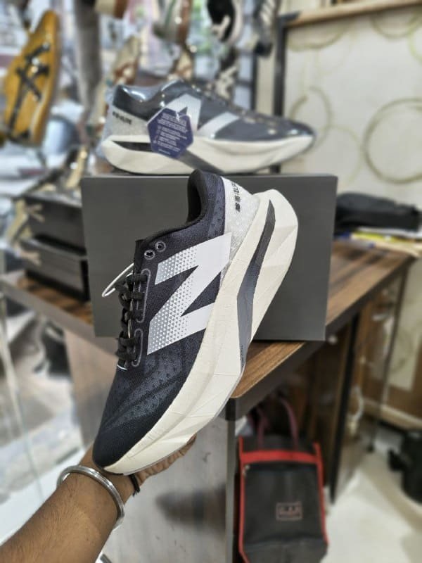 new-balance-sc-elite-v4-first-copy-black